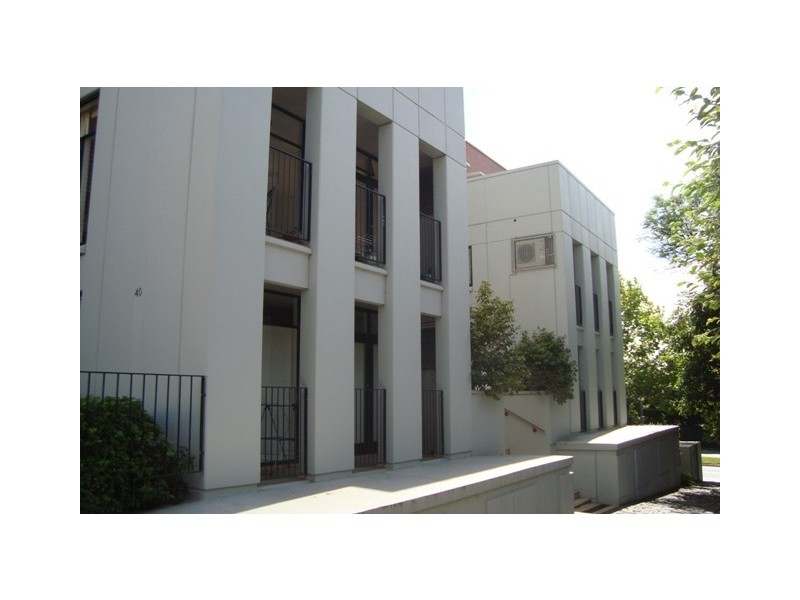 4/40 Webb Lane, East Melbourne VIC 3002