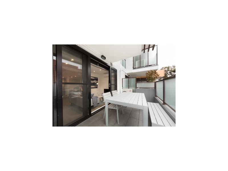 2/2a Henry Street, Windsor VIC 3181