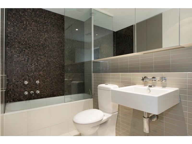 303/55 Queens Rd, Melbourne VIC 3004