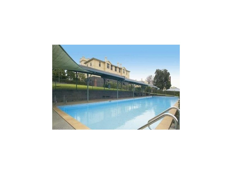 18 Wiltshire Drive, Kew VIC 3101