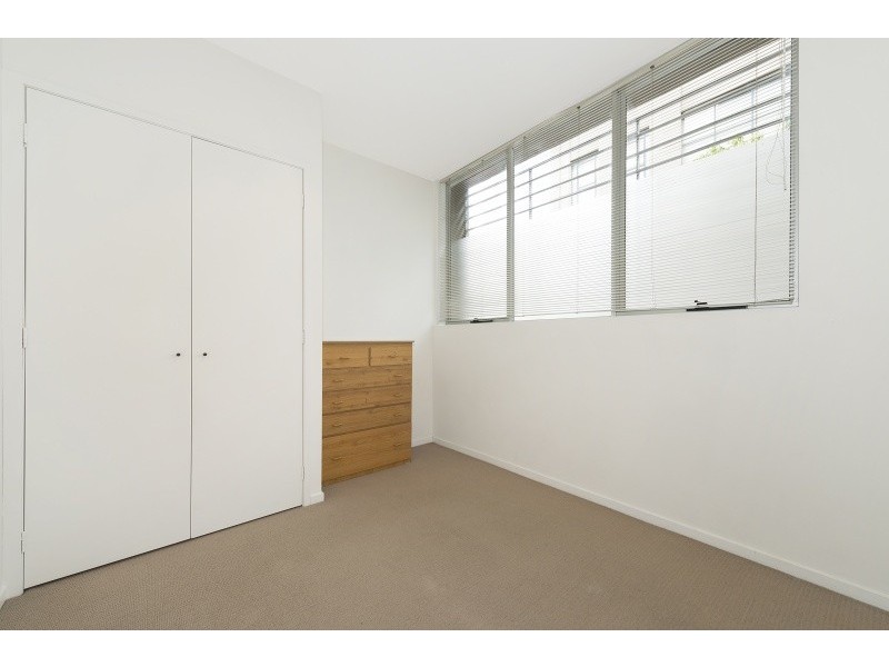 2/6 Anthony St, Melbourne VIC 3000
