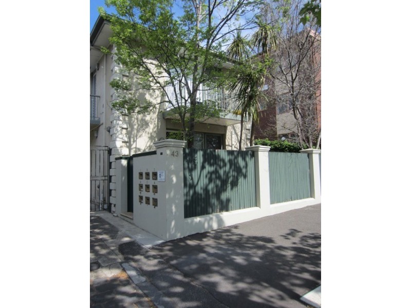 1/43 Barkly Street, Carlton VIC 3053