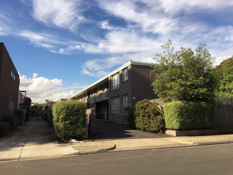 2/125 Victoria Street, Brunswick VIC 3056