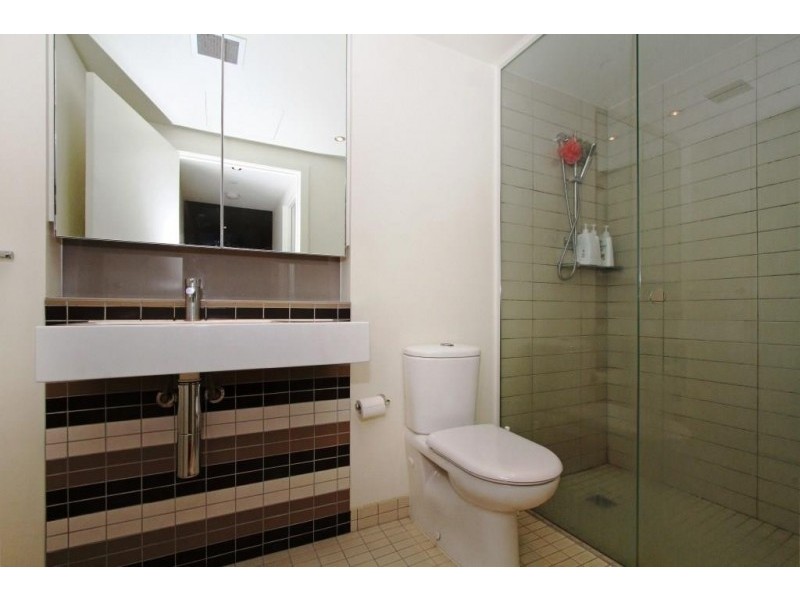 2F/8 Waterside Place, Docklands VIC 3008