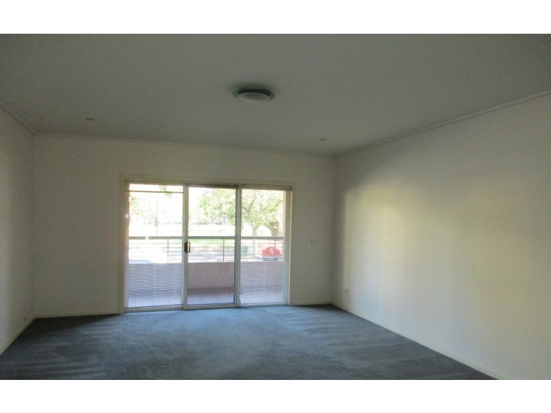 2/18 Dudley Street, West Melbourne VIC 3003