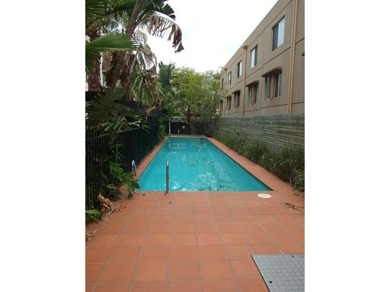 2/18 Dudley Street, West Melbourne VIC 3003