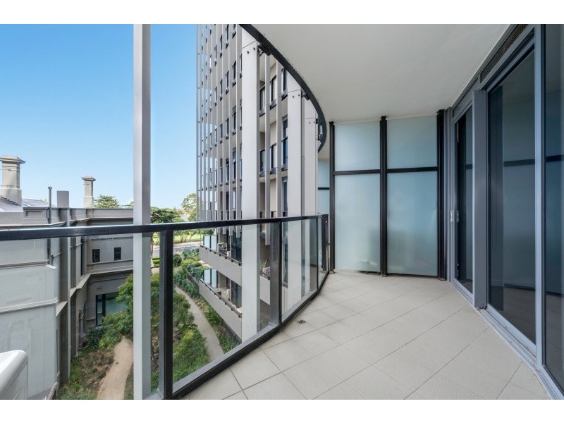 318/55 Queens Road, Melbourne VIC 3004