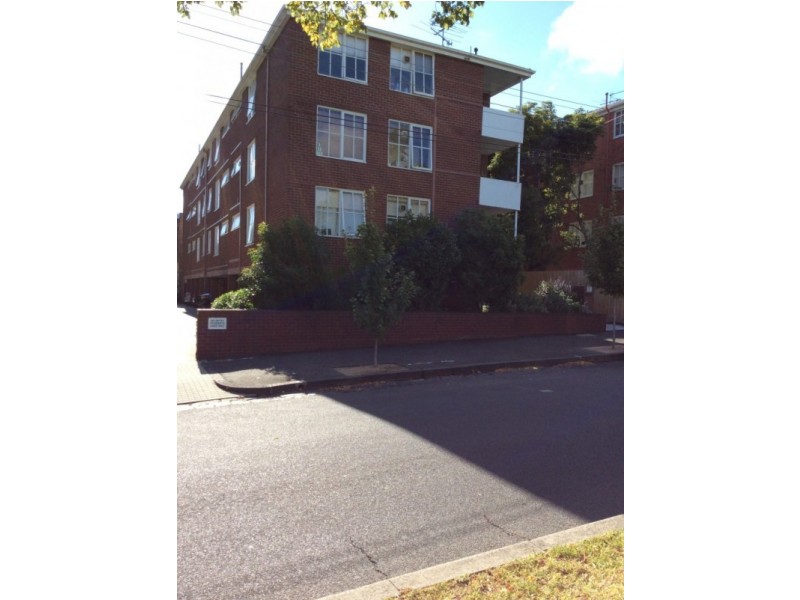 4/27 Powlett Street, East Melbourne VIC 3002