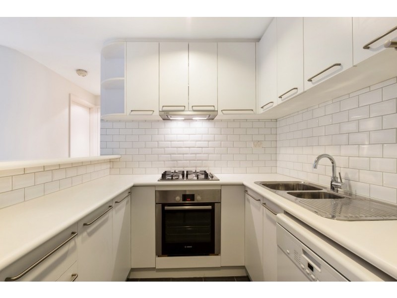 37B/211 Wellington Parade South, East Melbourne VIC 3002