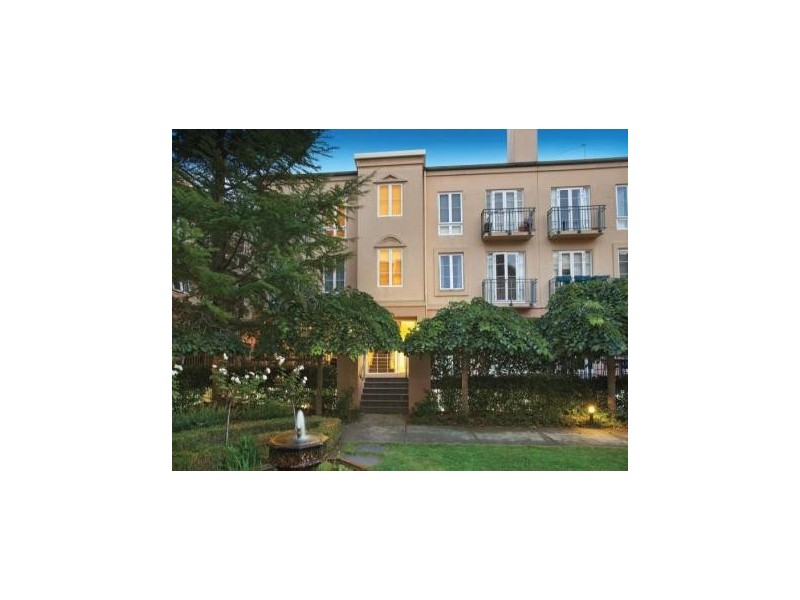 37B/211 Wellington Parade South, East Melbourne VIC 3002