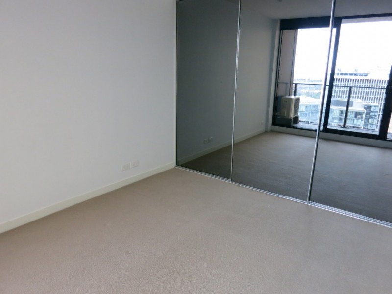 1702/50 Albert Road, South Melbourne VIC 3205