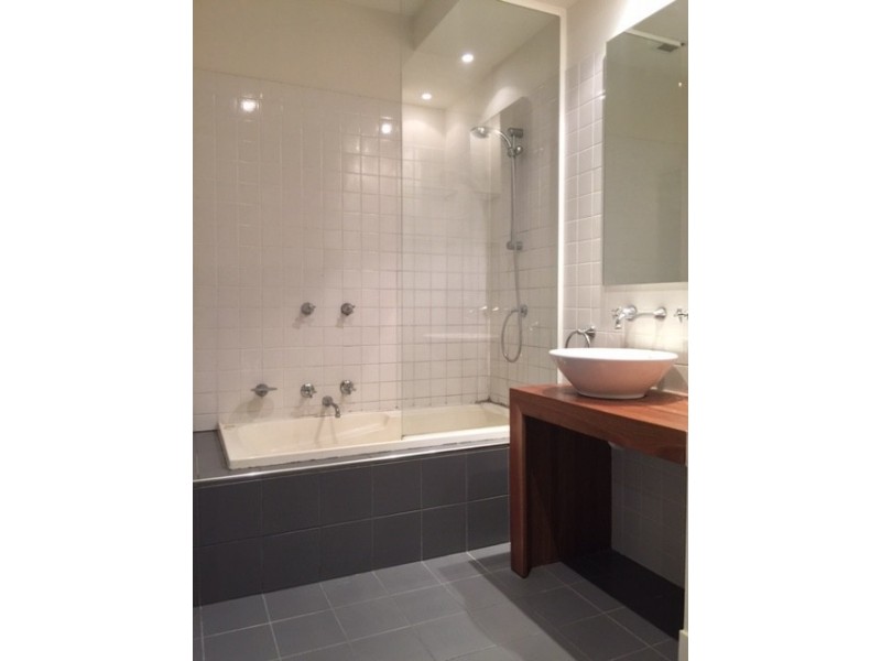 103/166 Wellington Parade, East Melbourne VIC 3002