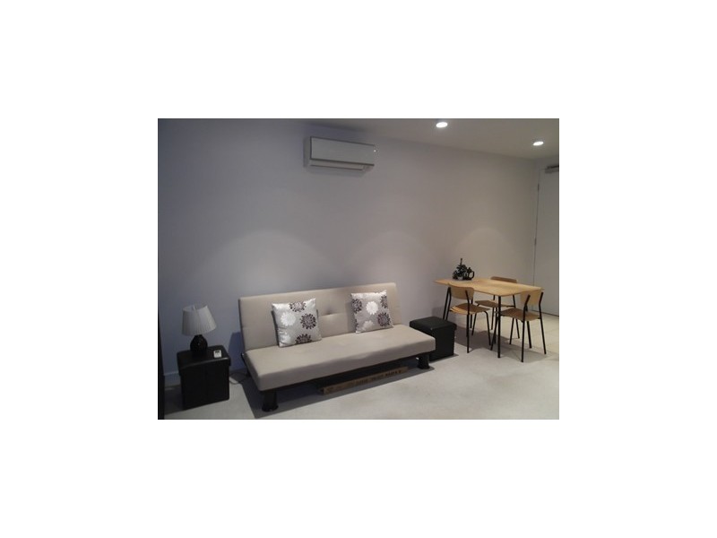 815/33 Mackenzie Street, Melbourne VIC 3000