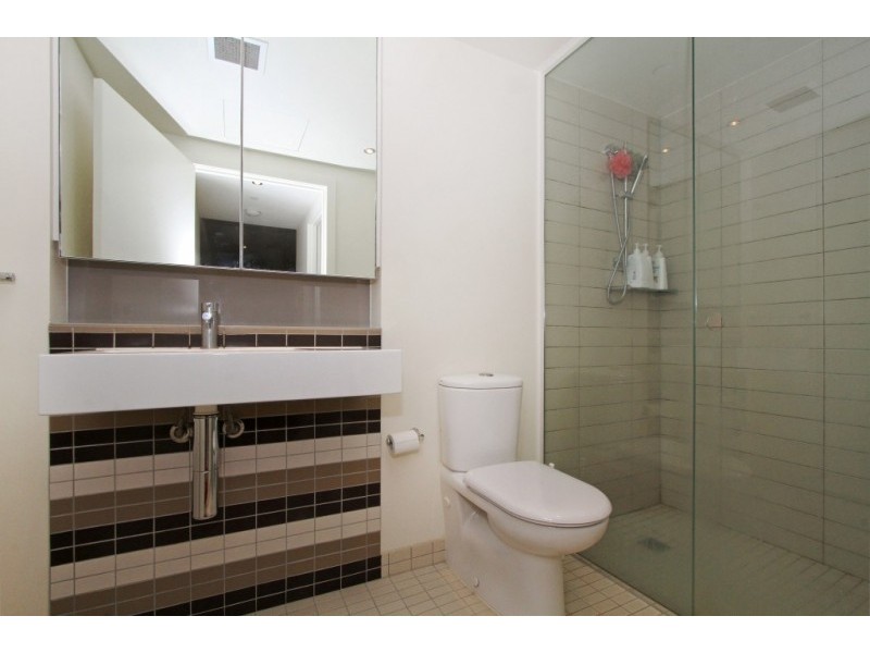 2F/8 Waterside Place, Docklands VIC 3008