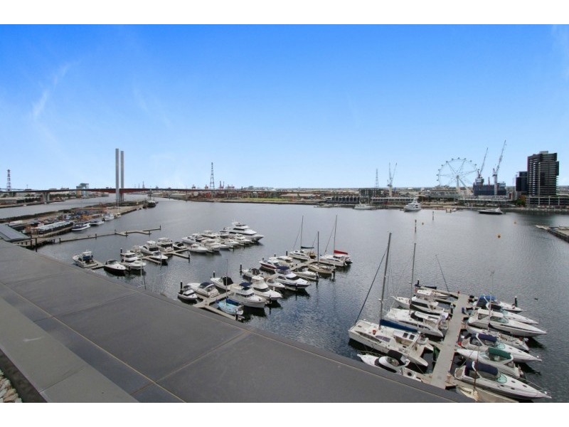 2F/8 Waterside Place, Docklands VIC 3008