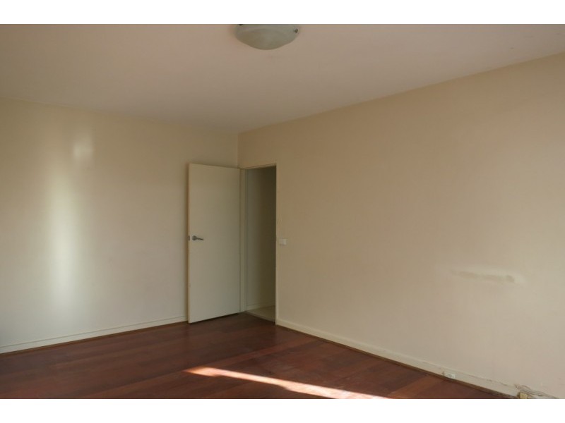 8/1-3 Spenser Street, St Kilda VIC 3182