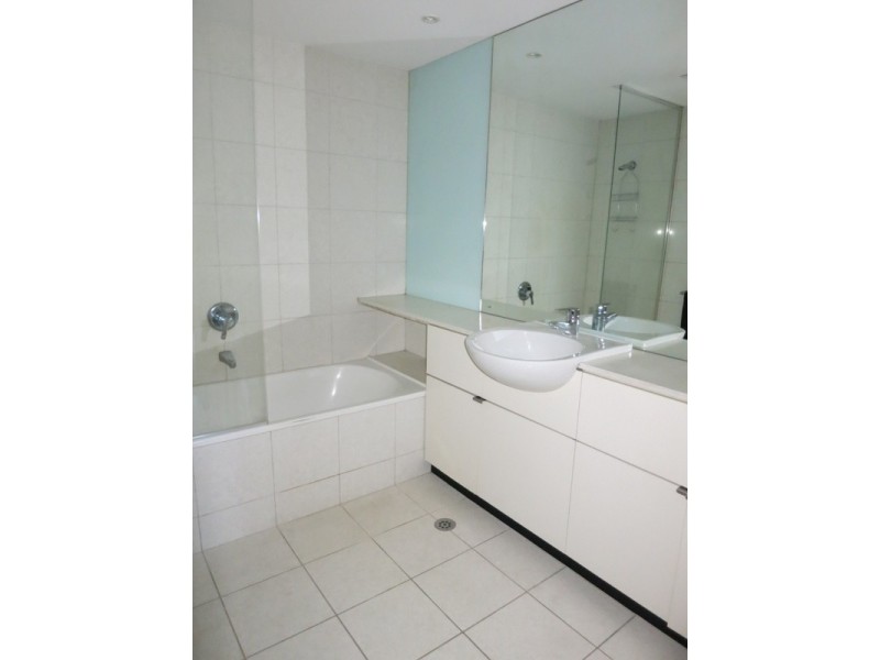 713/80 Clarendon Street, Southbank VIC 3006