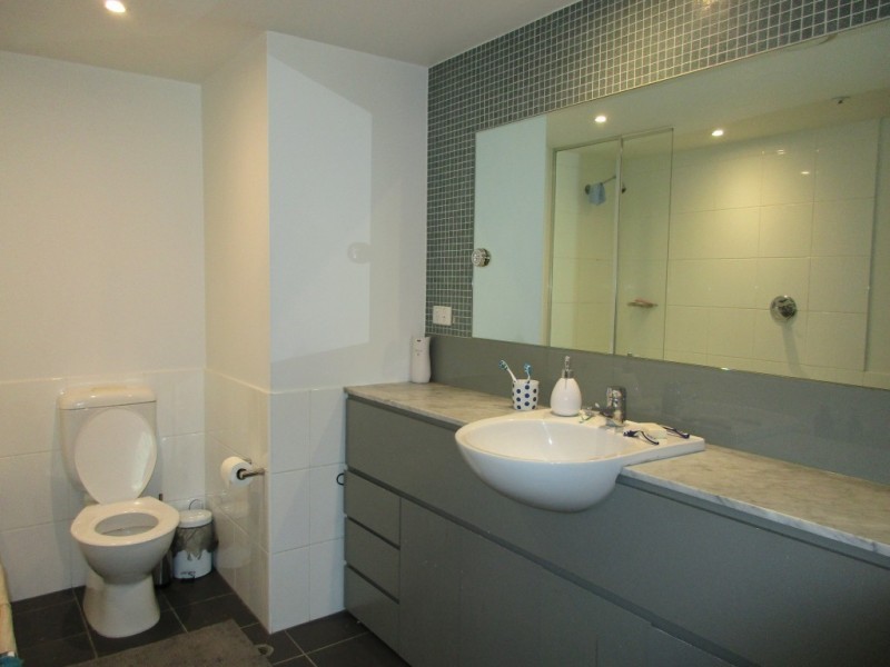 2010/222 Russell Street, Melbourne VIC 3000