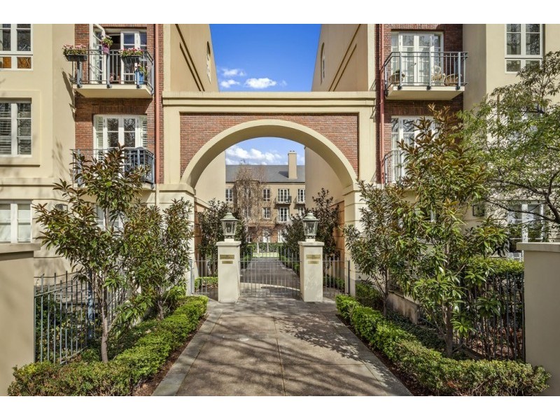 22/211 Wellington Parade South, East Melbourne VIC 3002