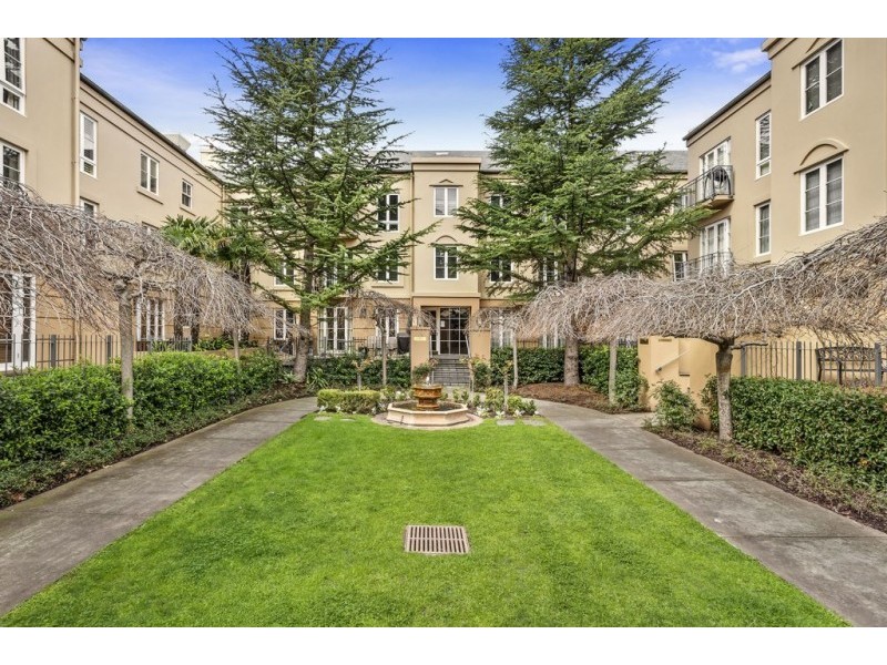 22/211 Wellington Parade South, East Melbourne VIC 3002