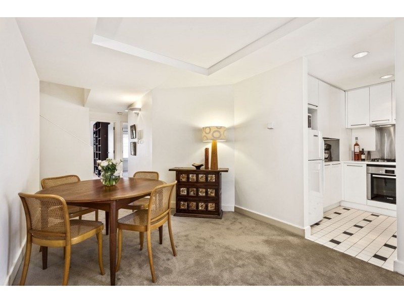 22/211 Wellington Parade South, East Melbourne VIC 3002