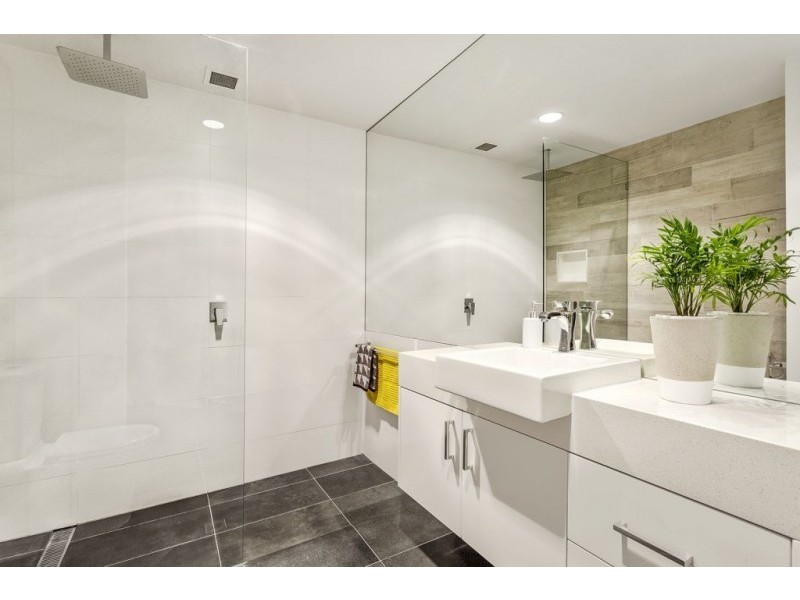 22/211 Wellington Parade South, East Melbourne VIC 3002