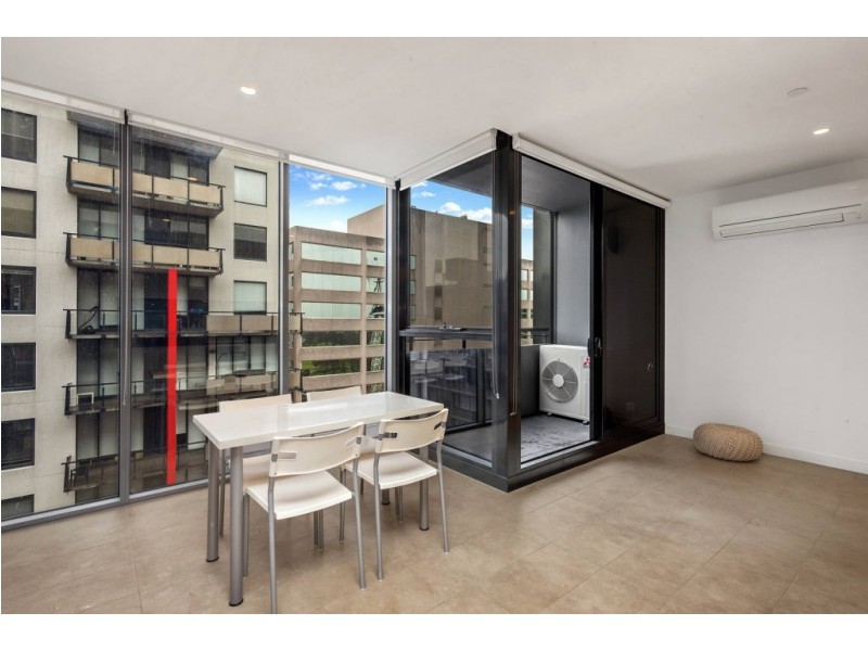 1011/74 Queens Road, Melbourne VIC 3004