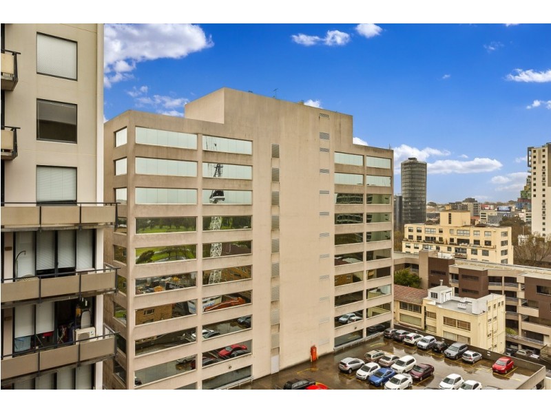 1011/74 Queens Road, Melbourne VIC 3004