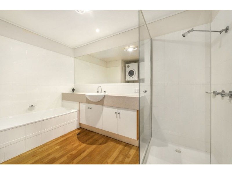 211/23 Queens Road, Melbourne VIC 3004