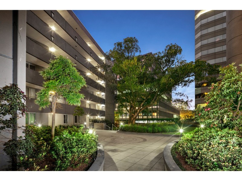 211/23 Queens Road, Melbourne VIC 3004