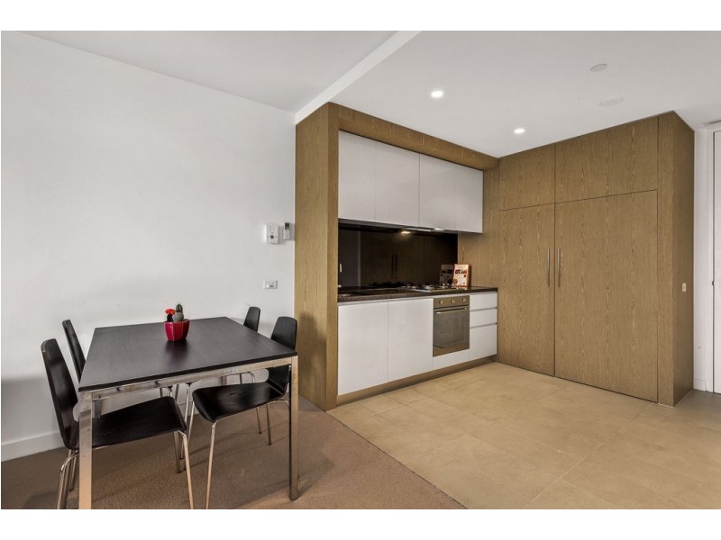 1008/74 Queens Road, Melbourne VIC 3004