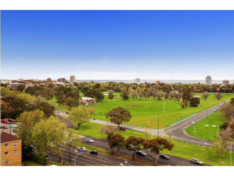 1008/74 Queens Road, Melbourne VIC 3004