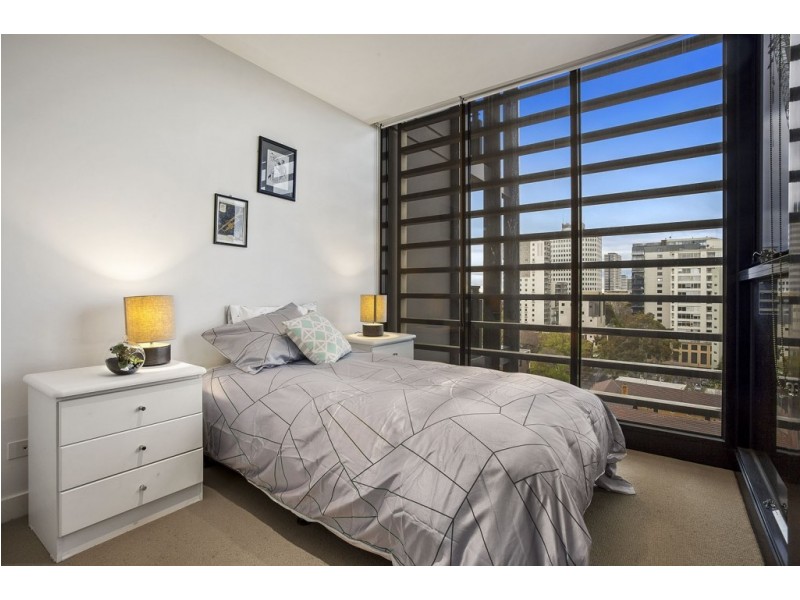 1008/74 Queens Road, Melbourne VIC 3004