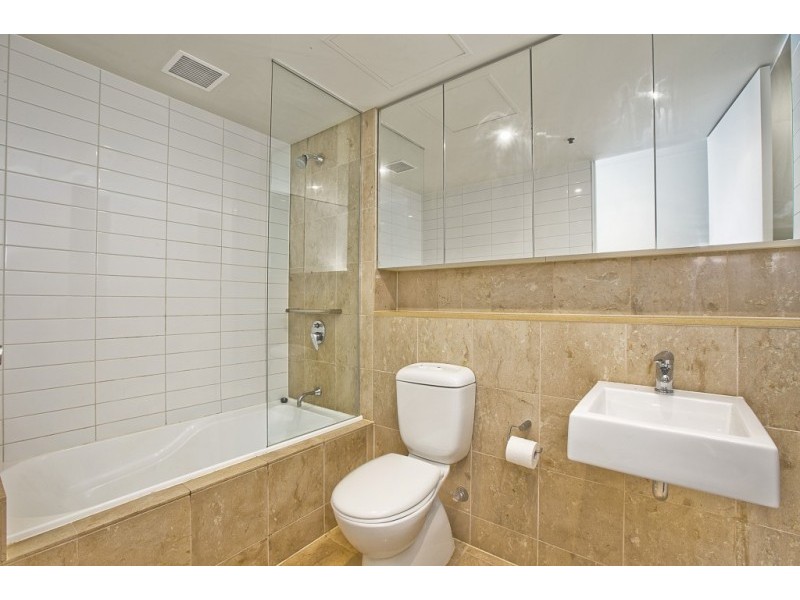 1405/8 McCrae Street, Docklands VIC 3008