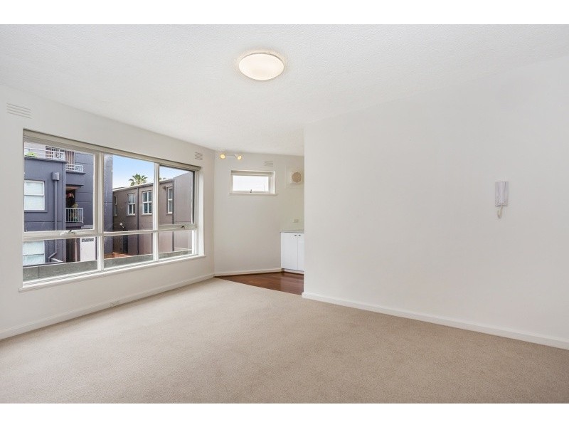 11/318 Beaconsfield Parade, St Kilda East VIC 3183