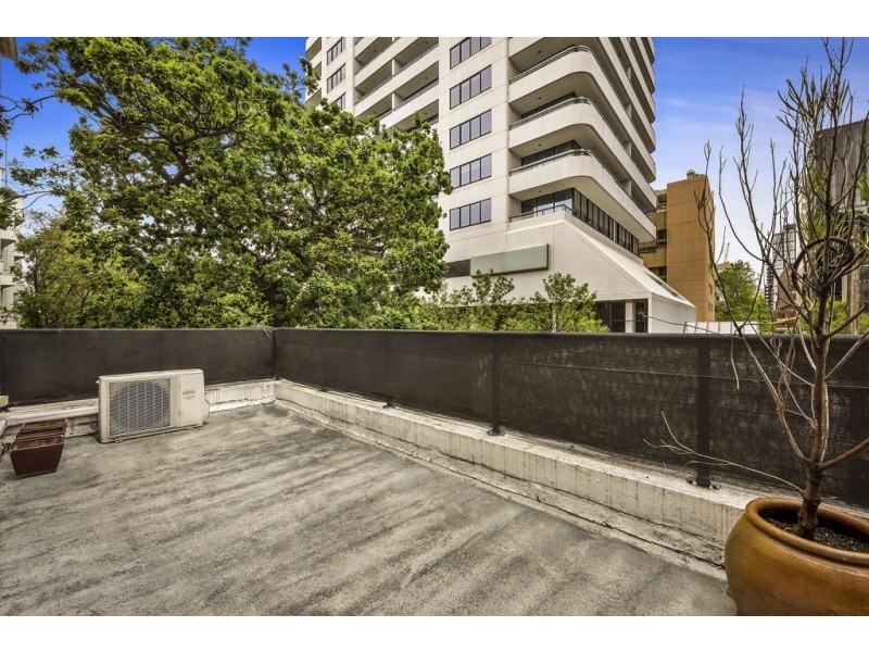 25/30 Queens Road, Melbourne VIC 3004