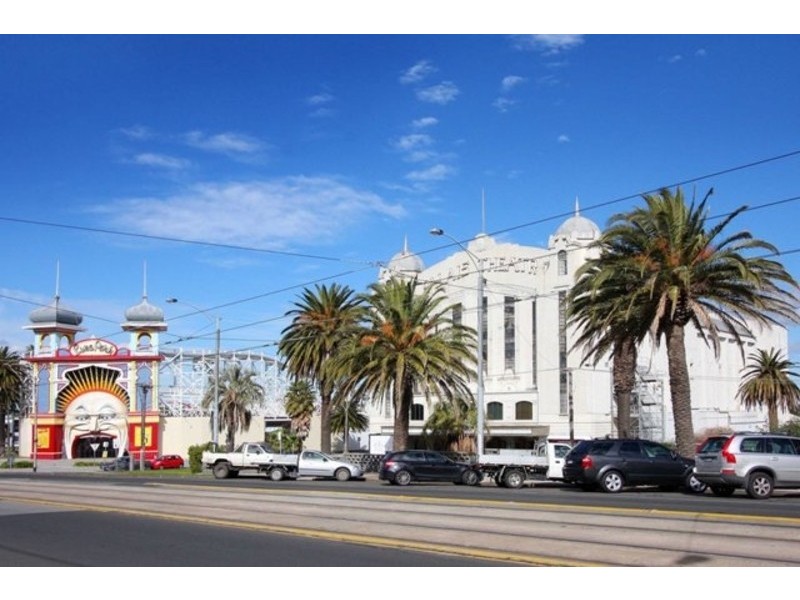 5B/21 The Esplanade, St Kilda VIC 3182