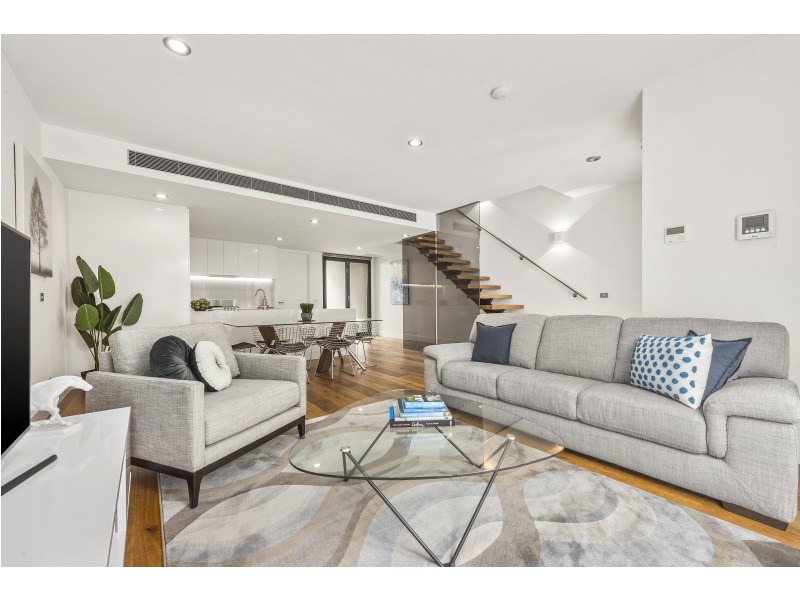 13/8 Cobden Street, Kew VIC 3101