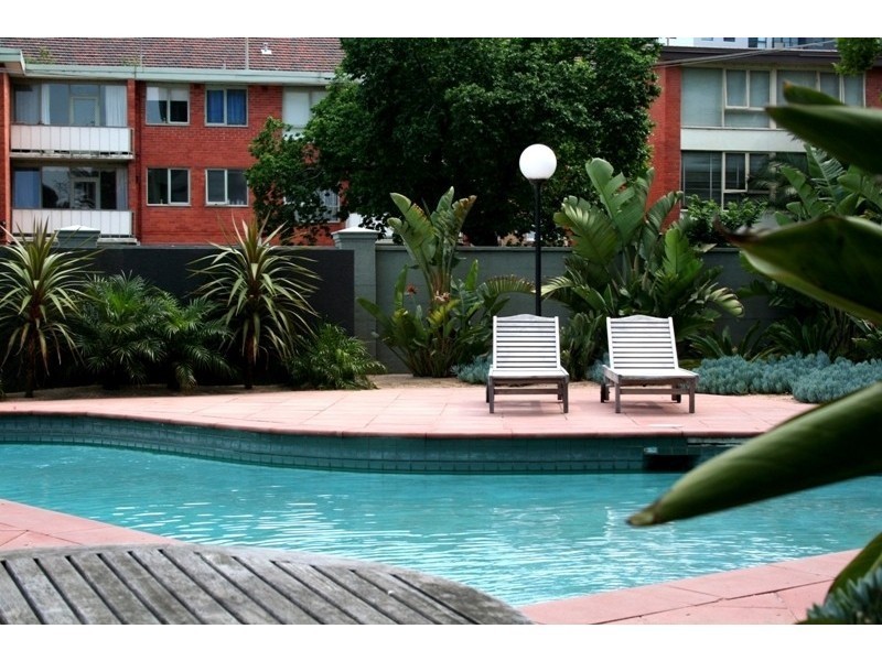 206/81 Queens Road, Melbourne VIC 3004