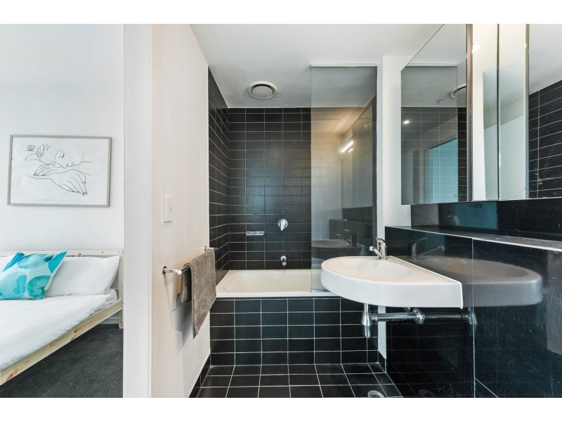 811/620 Collins St, Melbourne VIC 3000