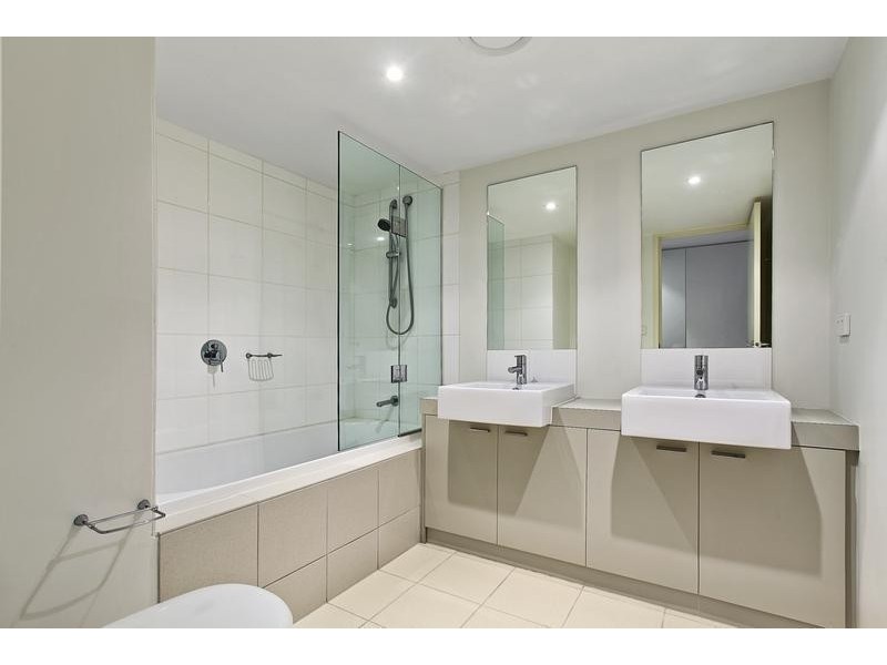 1/61 Mackenzie Street, Melbourne VIC 3000