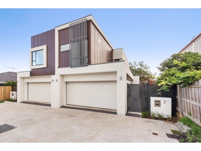 7 Cresbrook Lane, Ivanhoe VIC 3079