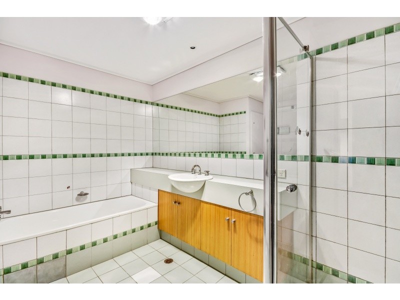 410/23 Queens Road, Melbourne VIC 3004