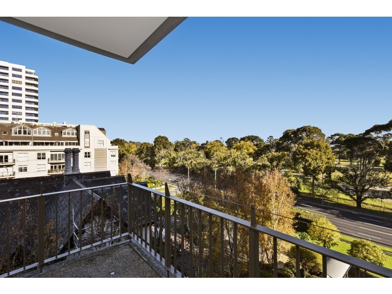 410/23 Queens Road, Melbourne VIC 3004