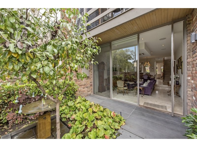 137 Simpson Street, East Melbourne VIC 3002
