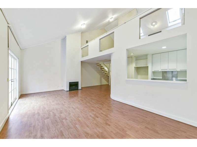 40/201 Wellington Parade South, East Melbourne VIC 3002