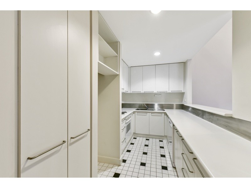 40/201 Wellington Parade South, East Melbourne VIC 3002