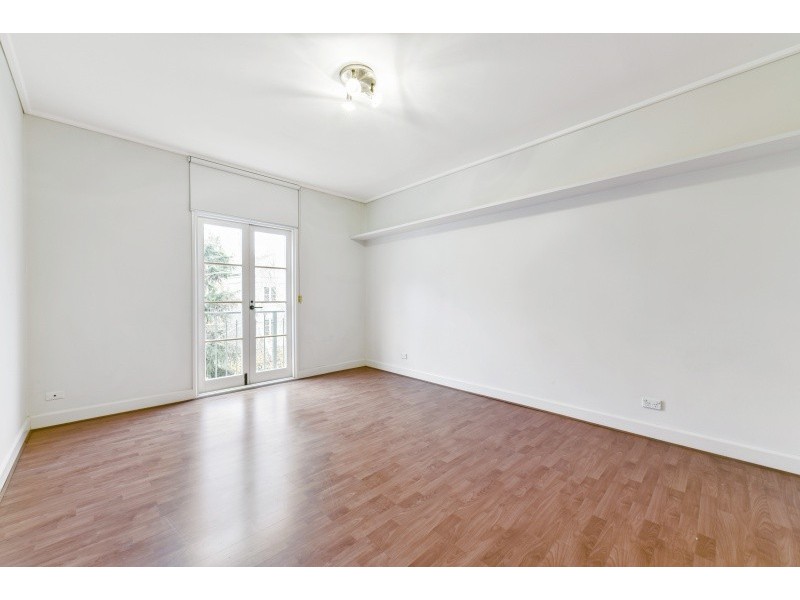 40/201 Wellington Parade South, East Melbourne VIC 3002