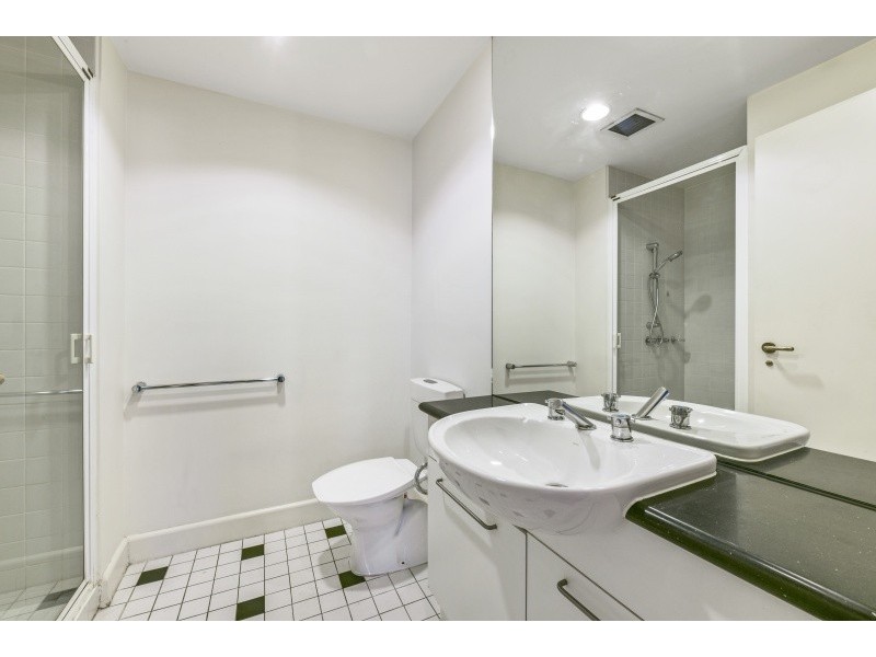 40/201 Wellington Parade South, East Melbourne VIC 3002