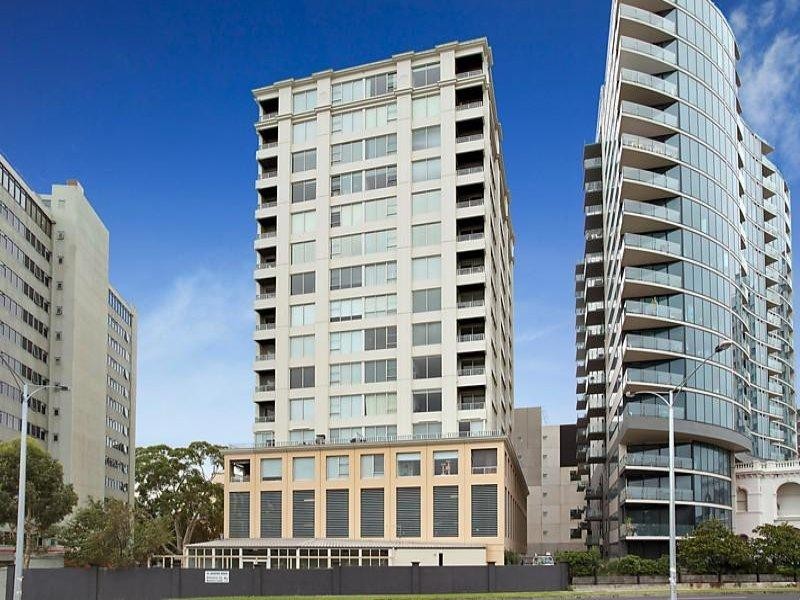 1306/82 Queens Road, Melbourne VIC 3004